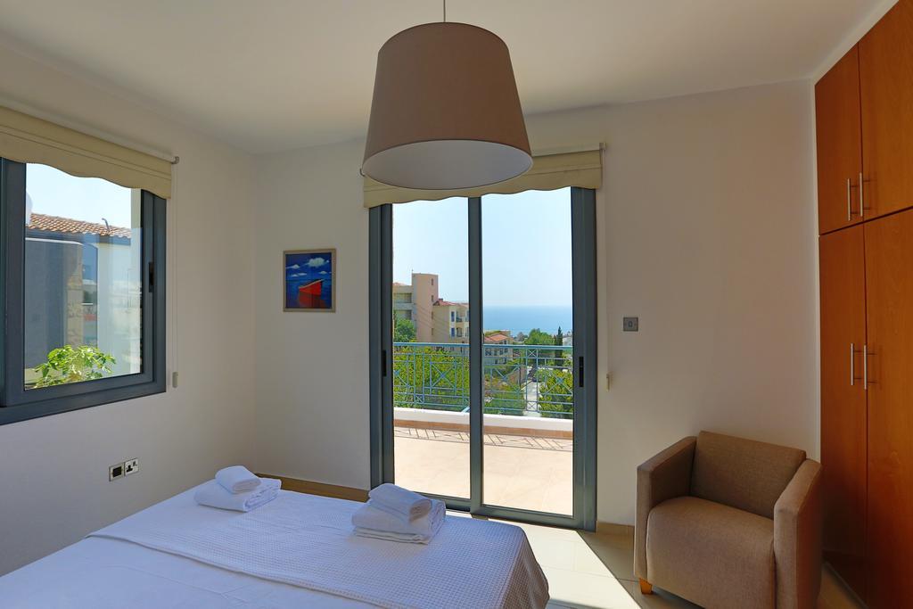 Villa Infinite Blu Paphos Exteriör bild