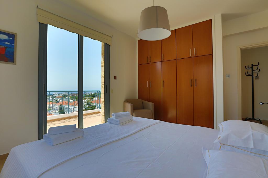 Villa Infinite Blu Paphos Exteriör bild