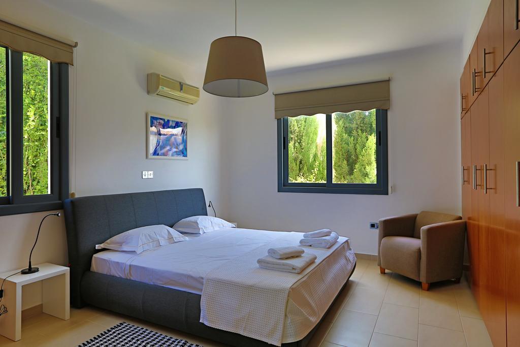 Villa Infinite Blu Paphos Exteriör bild