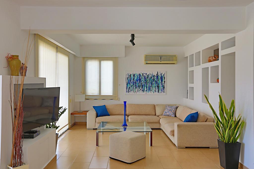Villa Infinite Blu Paphos Exteriör bild