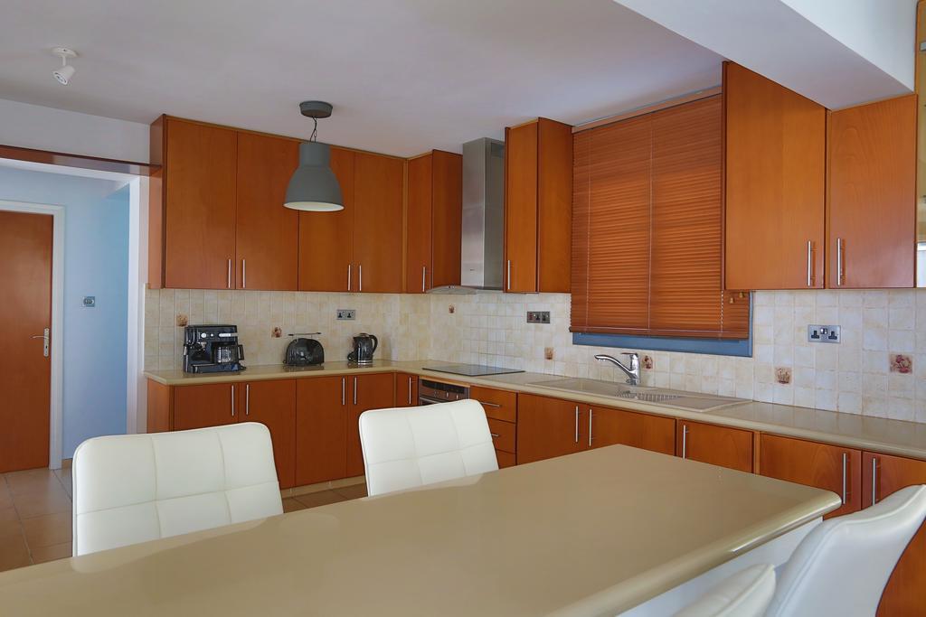 Villa Infinite Blu Paphos Exteriör bild