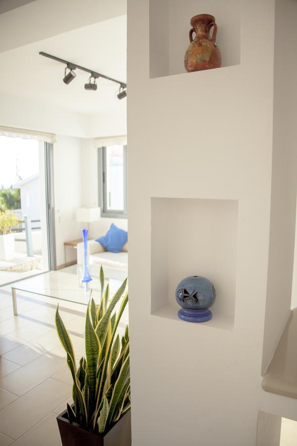 Villa Infinite Blu Paphos Exteriör bild