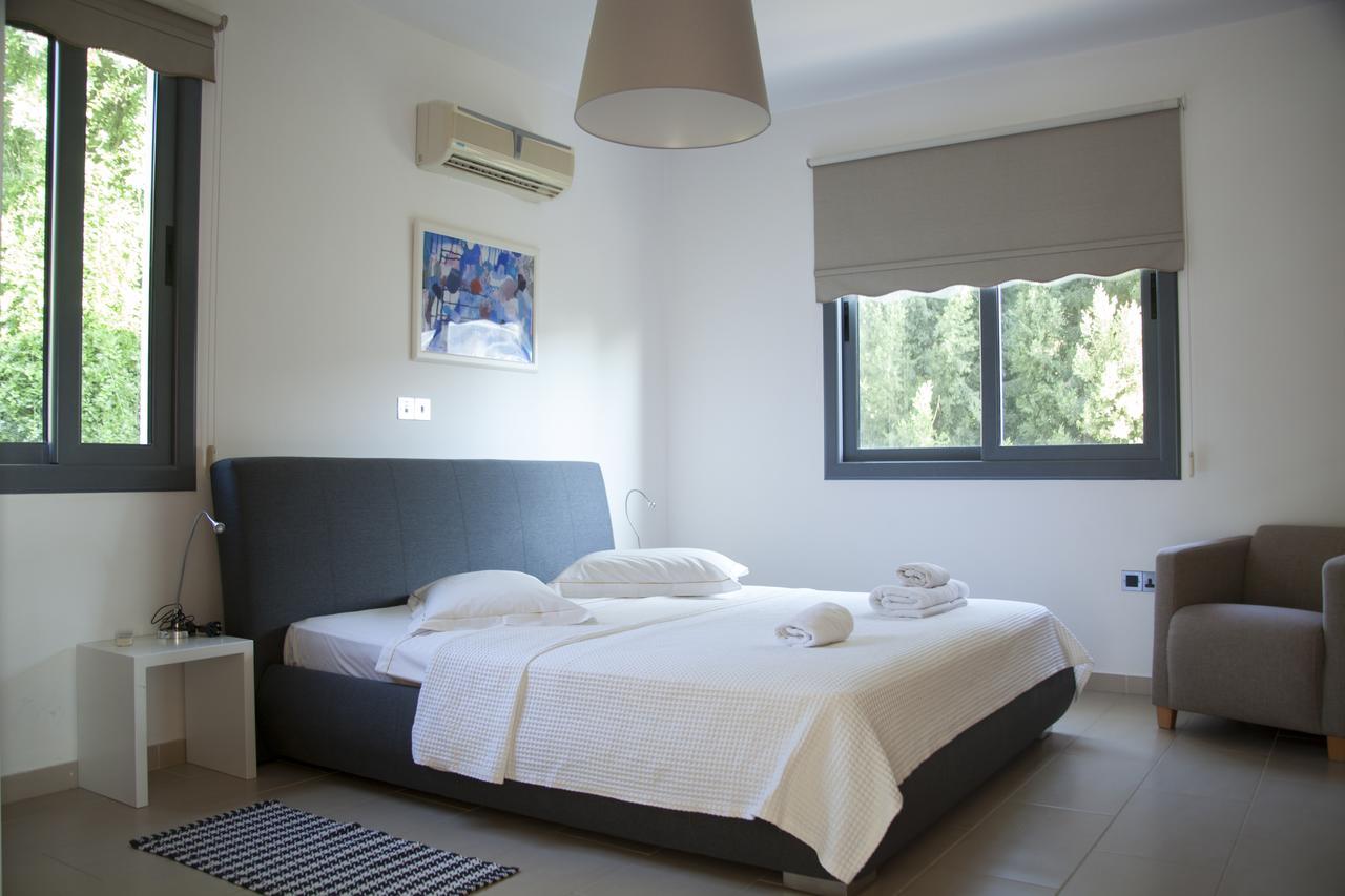 Villa Infinite Blu Paphos Exteriör bild